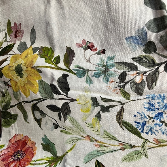 Source Unknown Other - Floral Patterned Shower Curtain
